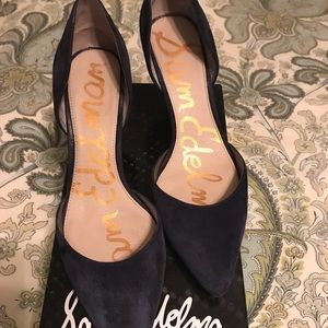 Gorgeous Navy Blue Suede Heels